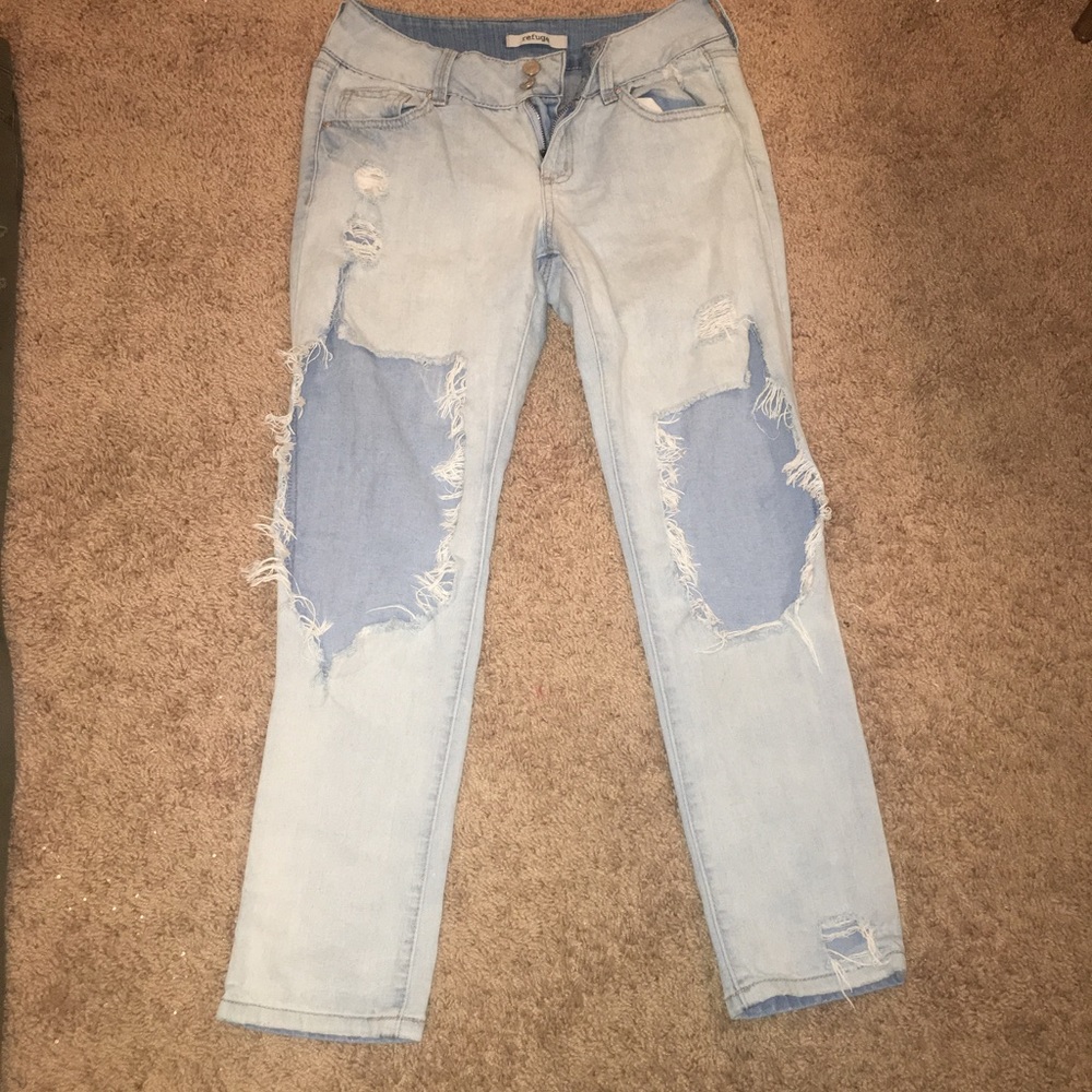 Refuge boyfriend ripped jeans size 4